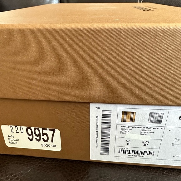 Burberry Reeth Low
Size: 6D/39
Color: Black - Picture 3 of 6